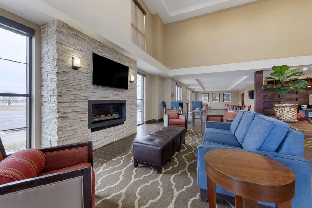 Comfort Suites & Conference Center Worthington Interior photo
